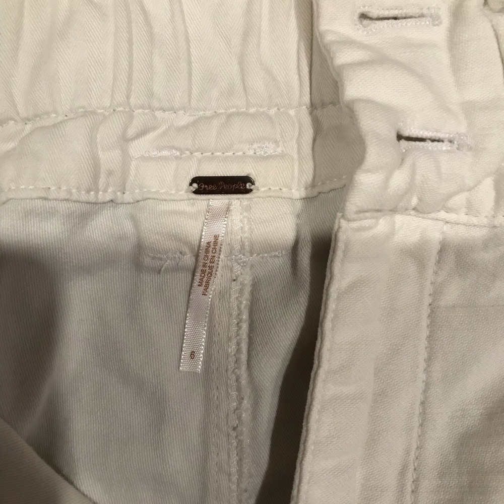 Free People white pants. Elastic waist. Worn twice. - Picture 3 of 3